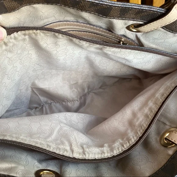 Michael Kors Brown Signature Jet Set Tote Bag - Picture 7 of 11